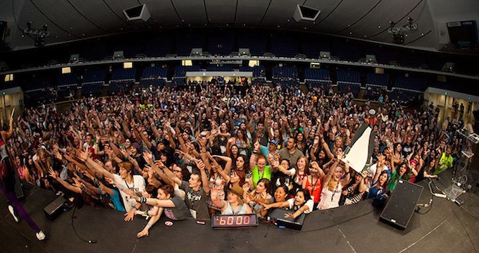 vidcon-crowd